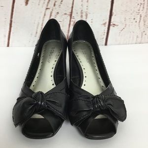BCBGIRLS PAMELAX WEDGES OPEN TOW BOW BLACK